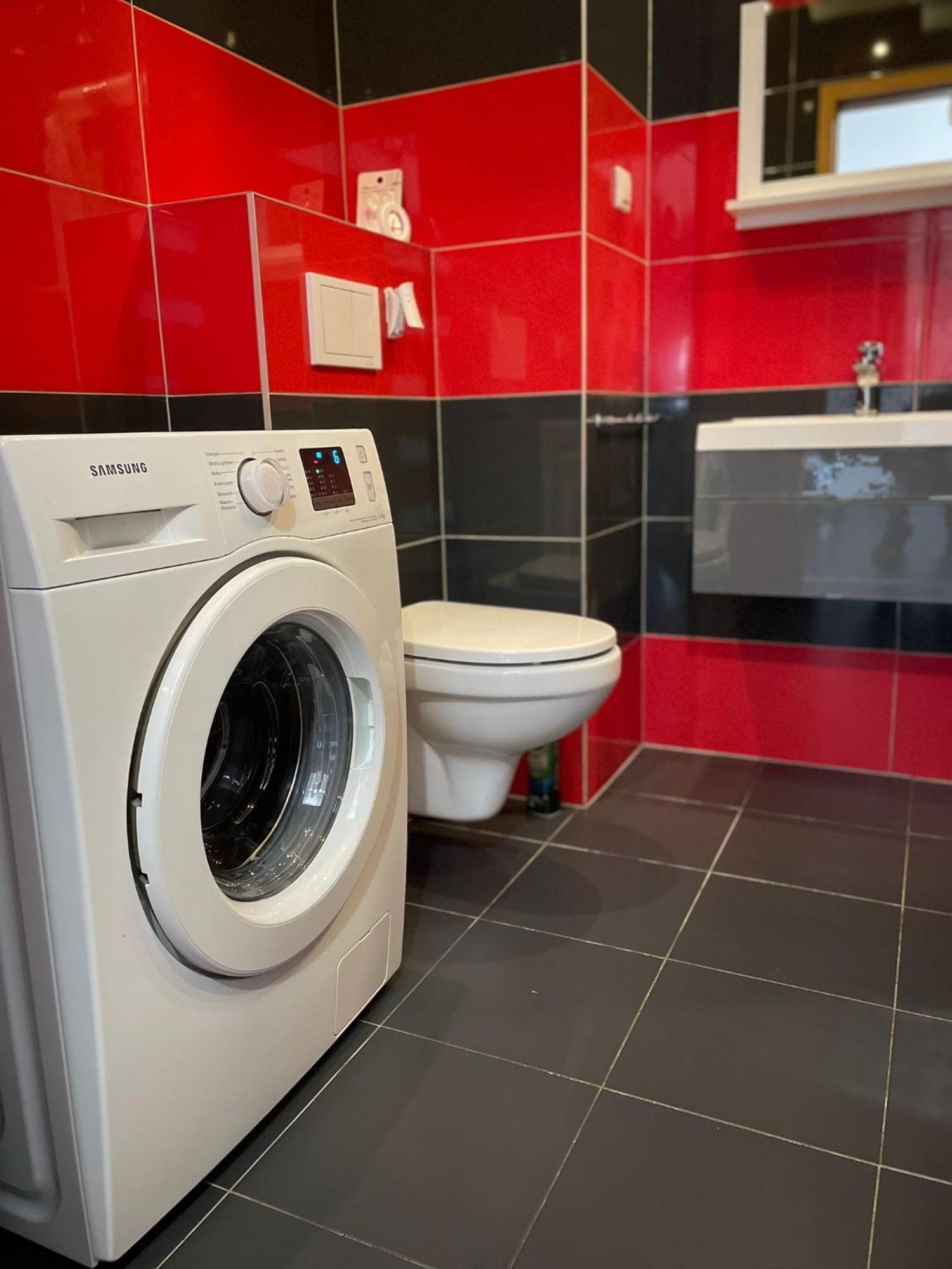 Apartament Laura Z Ogrodkiem キェルツェ エクステリア 写真