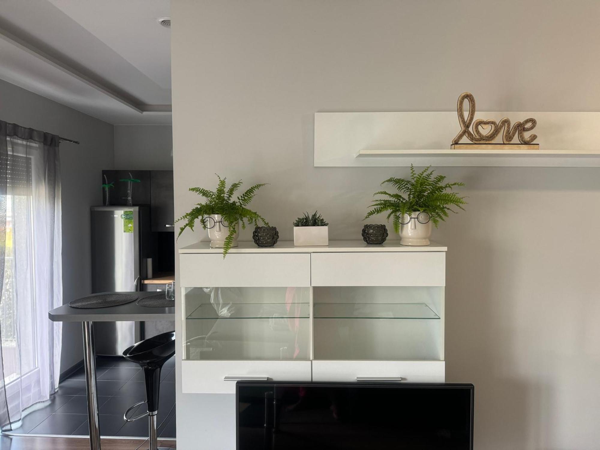 Apartament Laura Z Ogrodkiem キェルツェ エクステリア 写真
